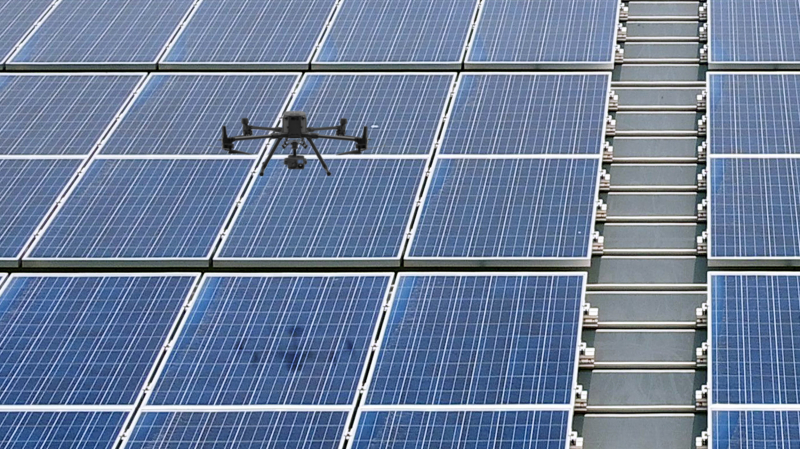 米兰·(milan)以无人机搭配IR Sensor热显像技术进行全方面模块健检，有效降低人力成本并提升发电量