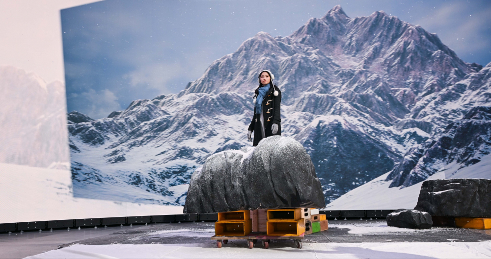 友達顯示屏專業調校技術與專案安裝經驗，使顯示屏呈現創作者想表達的精緻內容，讓表演者有沉浸式臨場感使演出逼真