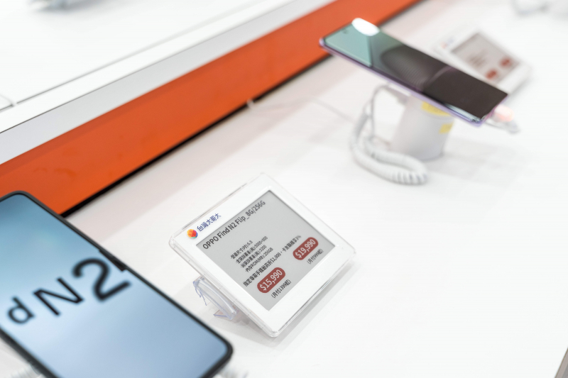 台灣大哥大導入創利空間ELSA電子價格牌系統，減少紙本印製與裁切，亦能即時調整產品價格及庫存標示