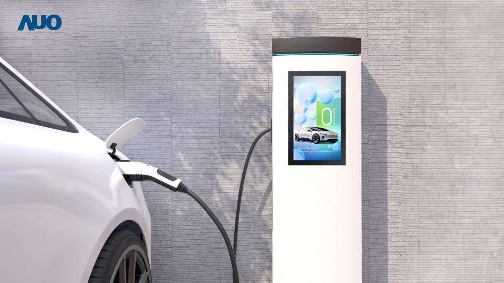 友達〝EVSE車用充電樁解決方案〞專為電動汽車充電樁設計，具有高亮度、克服戶外艱難環境的耐溫、耐紫外線等特性，並搭載散熱性及擴充性強的高效能工業電腦，可實現人機互動訴求，如資訊顯示、支付等應用