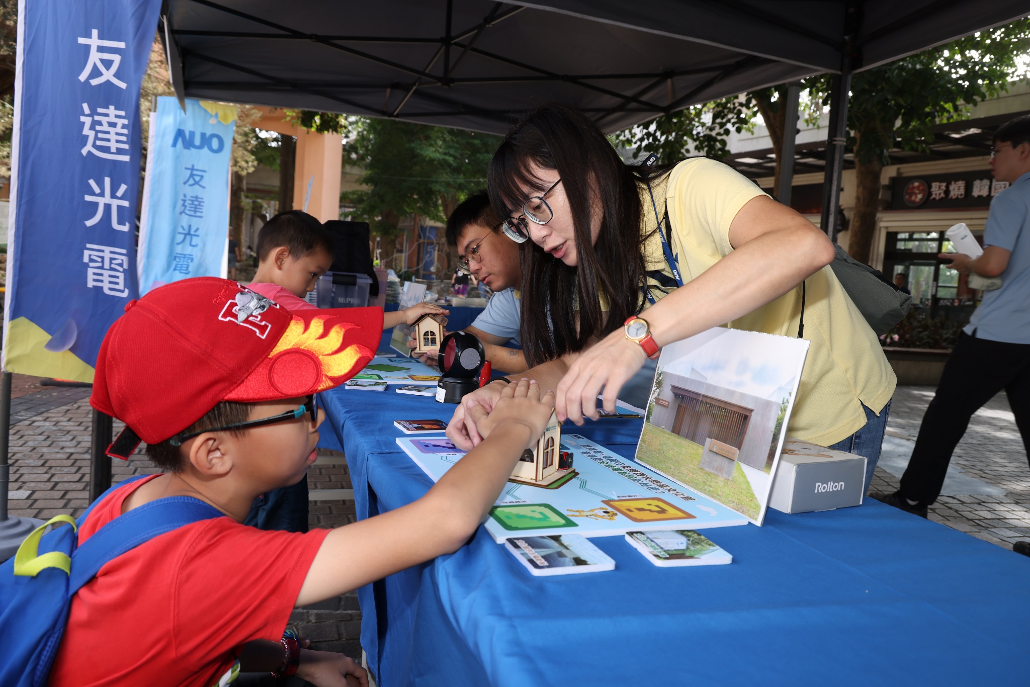 友達投入永續素養教育多年，從自身的環境教育場域走入校園、各式活動現場，合作夥伴亦擴及到NGO、公部門與供應鏈，豐碩成果獲「社會共融領袖獎」