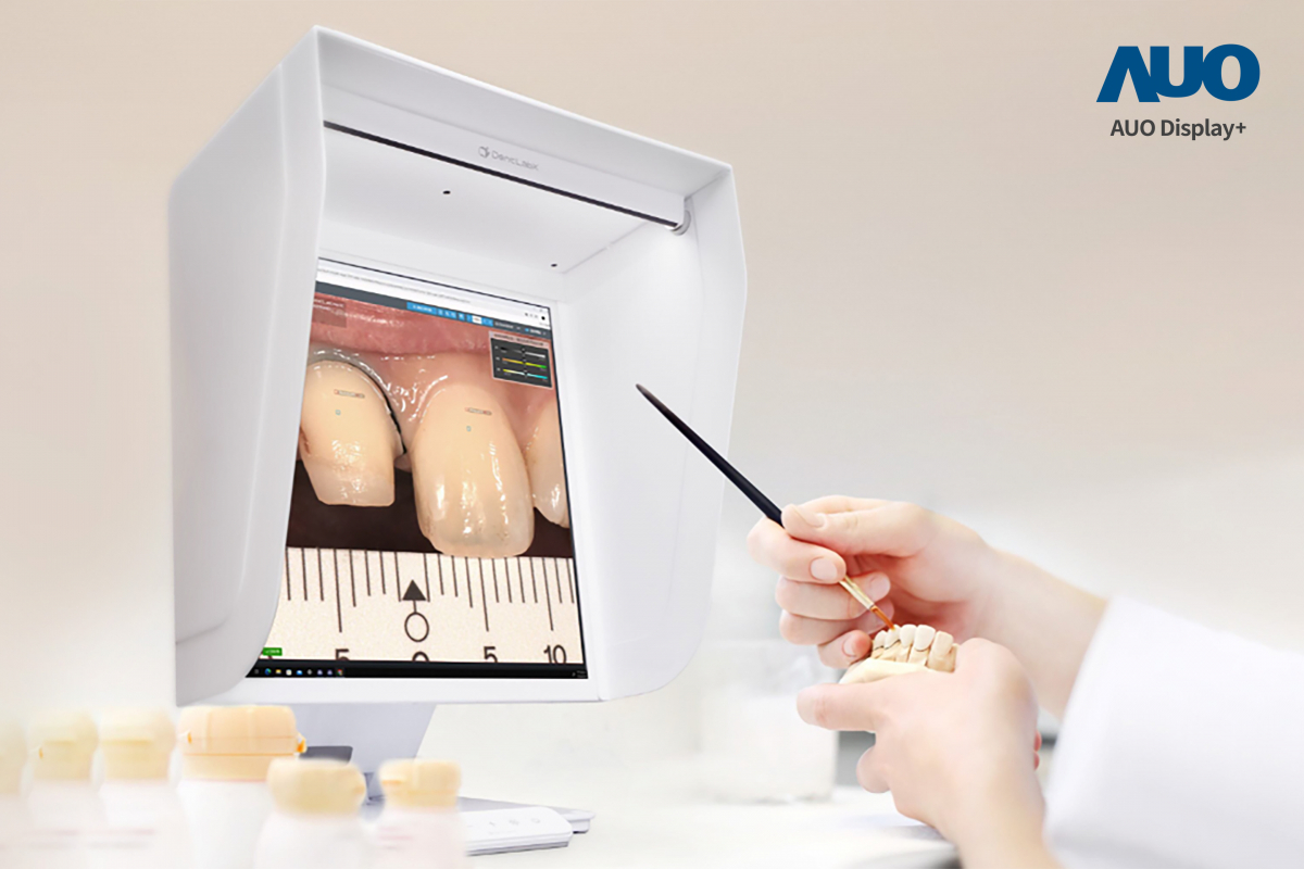 達擎智慧牙科比色解決方案獲得2025智慧顯示應用大賞之智慧醫療獎，透過獨家色彩還原運算及AI技術，以搭載友達A.R.T.先進抗反光顯示器，擬真還原影像，提升假牙製作效率並大幅降低重製率