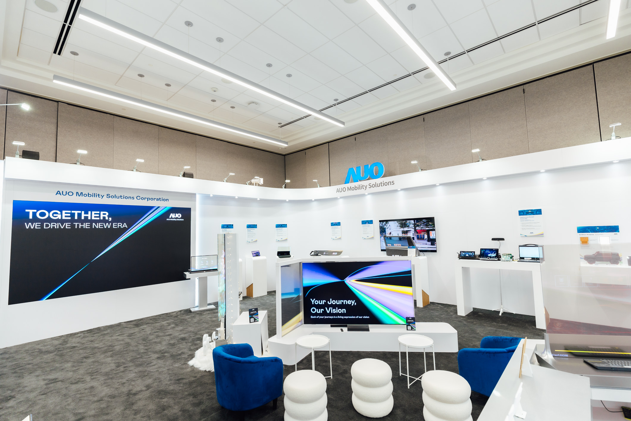 友達智慧移動在AI與軟體定義汽車的演進下，重新定義顯示人機互動，致力與產業客戶合作共創，打造具差異化、功能擴展彈性的未來座艙體驗。